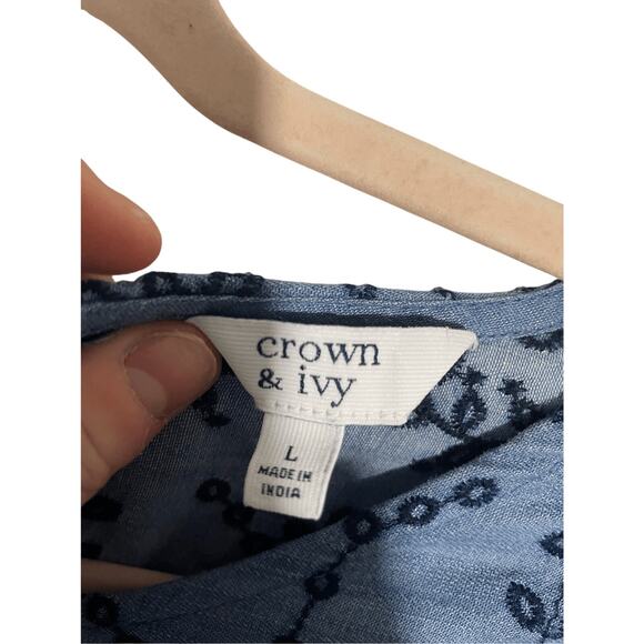 Crown & Ivy Boho Chambray Embroidered Blue Floral Baby Doll Western Lace Top L - Picture 6 of 7